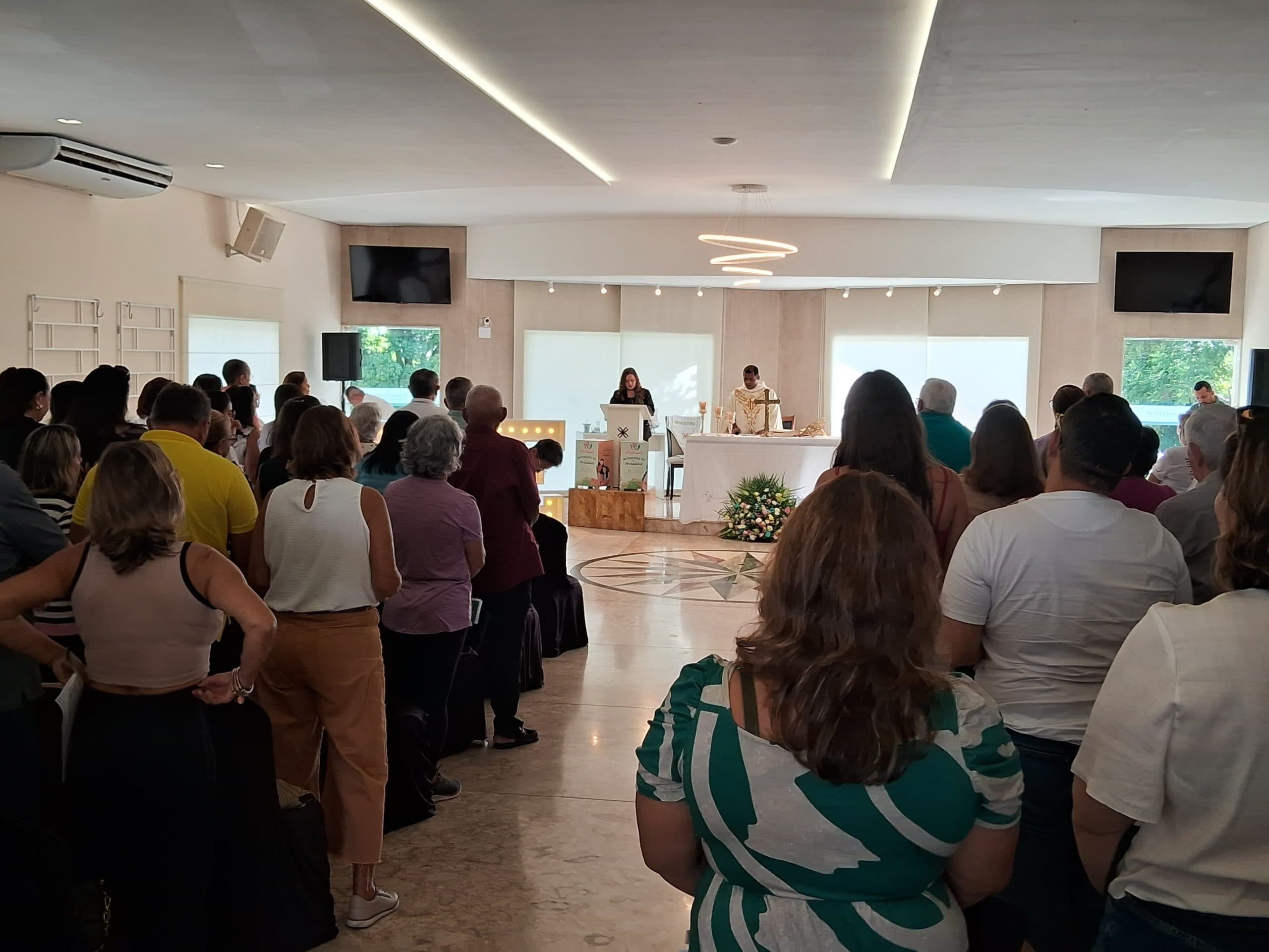 No Dia das Mães, visitantes movimentam cemitérios potiguares em torno de missas e homenagens