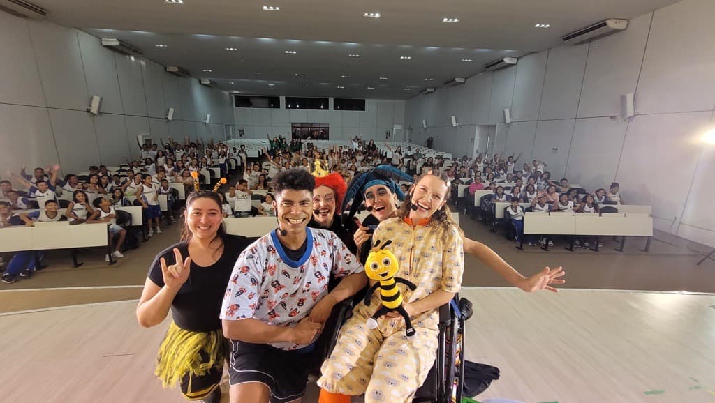 Peça teatral promovida pela Sicredi valoriza a cooperação e a inclusão