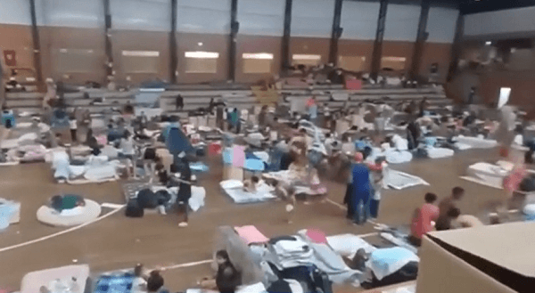 Famílias convivem com detentos em regime semi-aberto em abrigos no RS