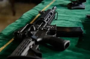 Exército reduz número de armas que PMs podem ter em casa; saiba como ficou