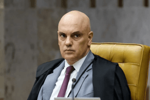 Alexandre de Moraes solta Marcelo Câmara, ex-assessor de Bolsonaro