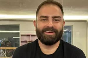 Acusado de agredir a ex mulher, filho de LULA xinga no Instagram: "A beira do teu c*"