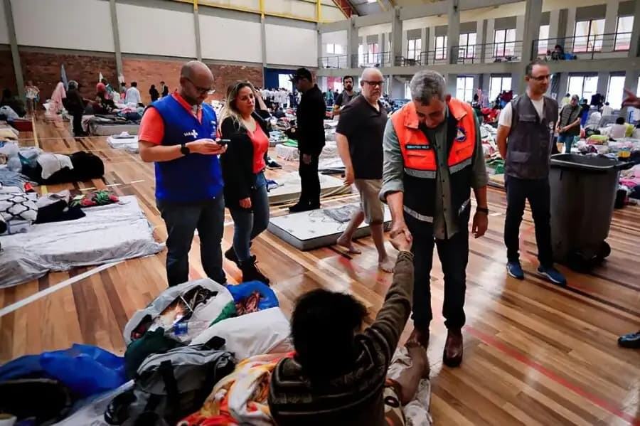 Gaúchos atingidos por enchentes têm documentos emitidos gratuitamente
