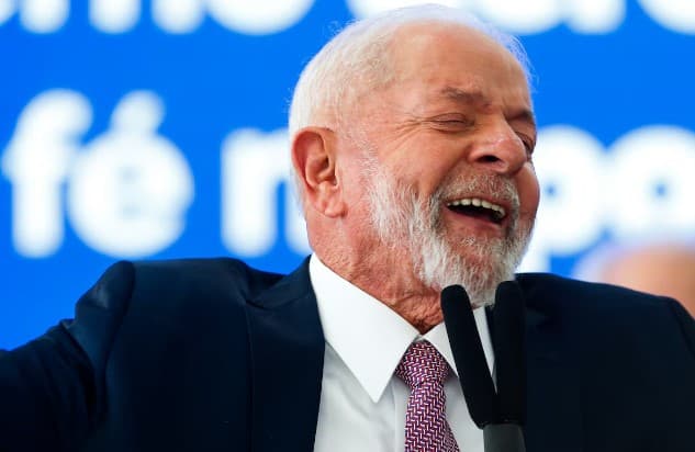 ‘Estamos discutindo um formato’, diz Paulo Pimenta sobre lives semanais de Lula, ‘flopadas’ em 2023