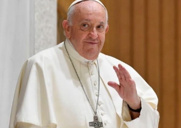 Papa Francisco diz que ‘fofocar é coisa de mulher’