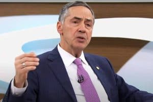 Barroso diz que há implicância em críticas a viagens de ministros do STF