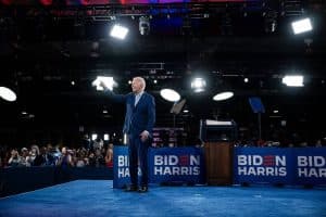 Doadores do Partido Democrata vivem crise após desempenho de Biden no debate