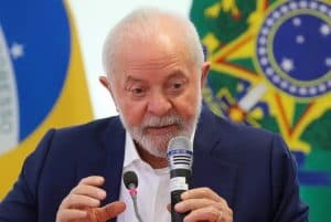 Governo avalia onde cortar gastos ‘sem levar em conta o nervosismo do mercado’, diz Lula