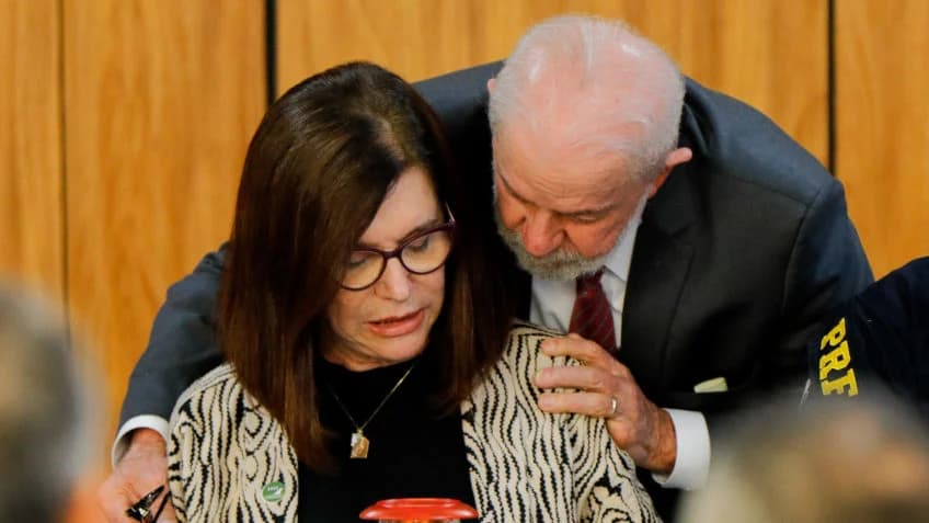 Lula participa da cerimônia de posse da nova presidente da Petrobras