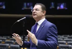 Autor do PL do Aborto responde a Lula e alfineta filho do presidente: “Denunciado por agredir esposa”