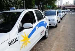 Projeto proíbe menores de 14 anos de pegarem táxi ou transporte de aplicativo sozinhos em Natal
