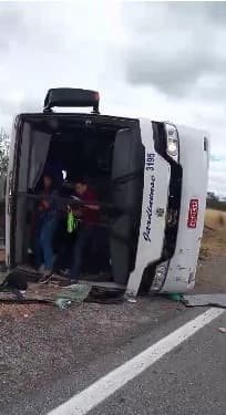 Jardinense divulga nota sobre acidente com ônibus próximo a Caicó