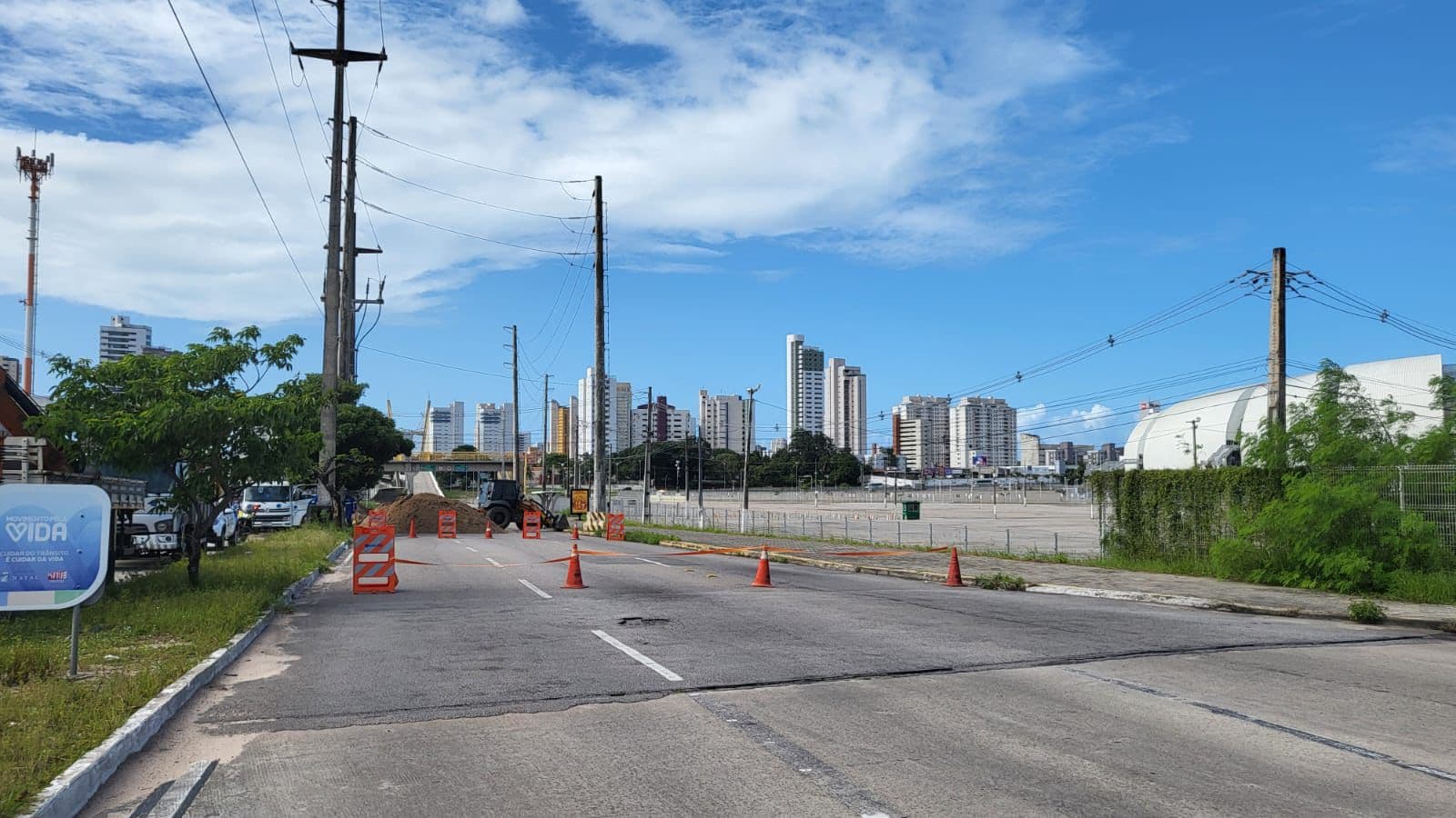Avenida Prudente de Morais é interditada no sentido zona sul/centro devido a obra da Caern