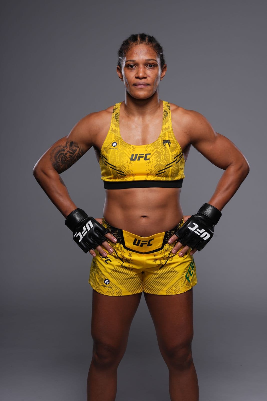 Potiguar Gabi Fernandes vence no UFC e conquista bônus por melhor luta da noite