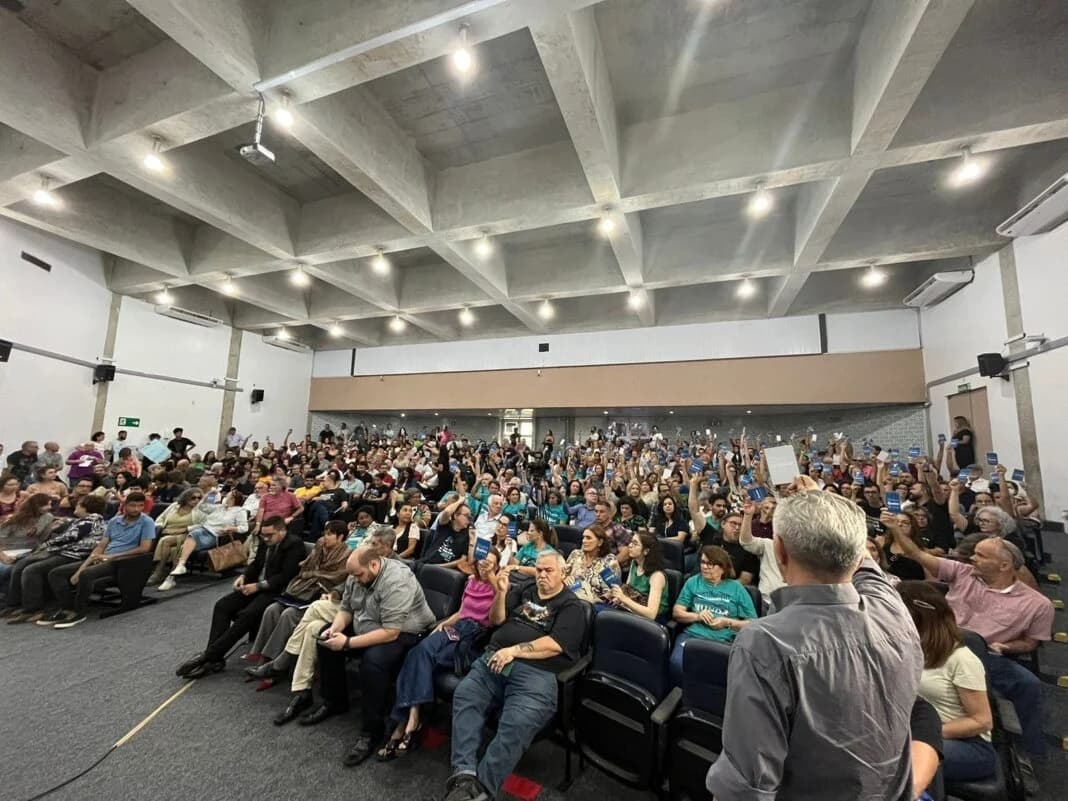 Após assembleia, decisão sobre greve dos professores da UFRN vai a plebiscito