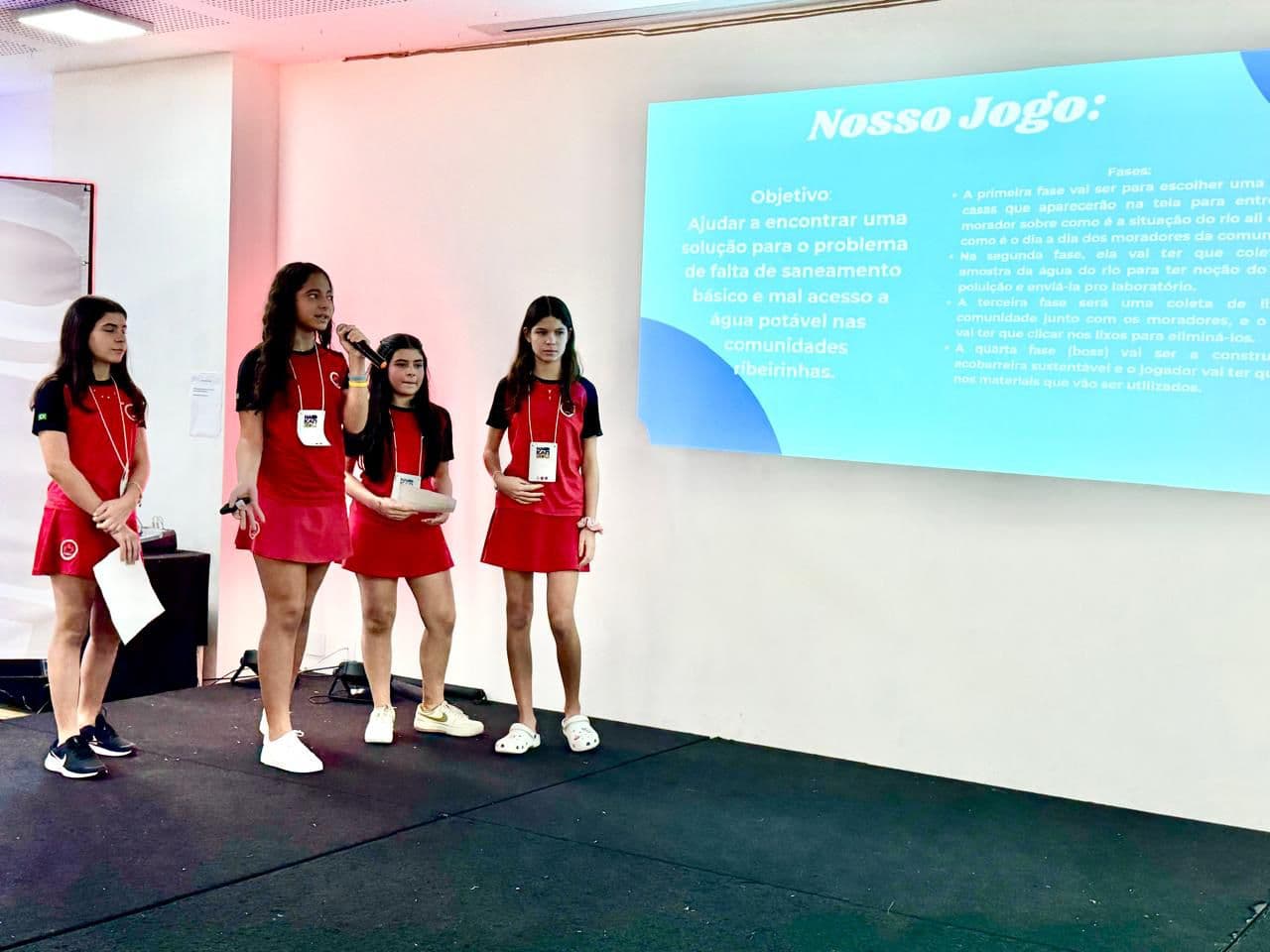Pioneiros no Nordeste, estudantes da Maple Bear Natal apresentam jogos de computador com soluções para o problema do acesso a água potável e saneamento básico