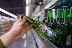 Heineken muda fórmula da cerveja no Brasil sem avisar a consumidores