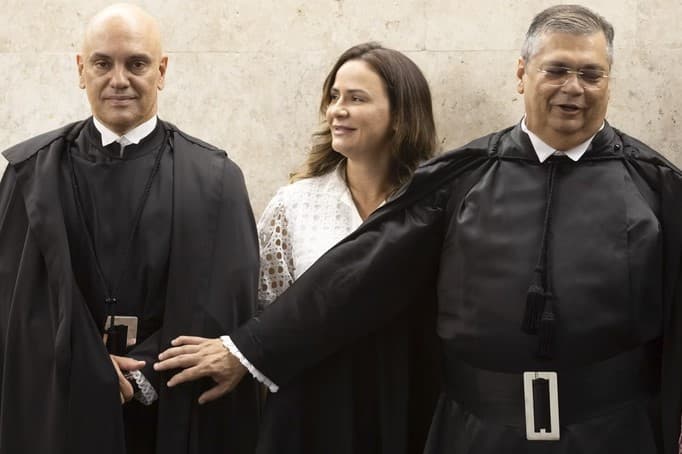 Dino elogia “brilhante trabalho” de Moraes e rebate críticas ao STF