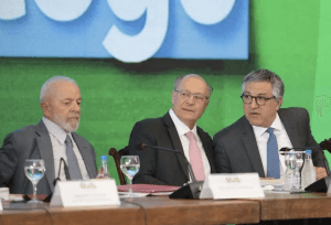 Taxação de importados valerá a partir de 1º de agosto e excluirá remédios