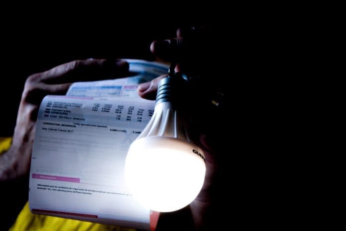 Conta de luz volta a ter cobrança de taxa extra após mais de dois anos, anuncia Aneel
