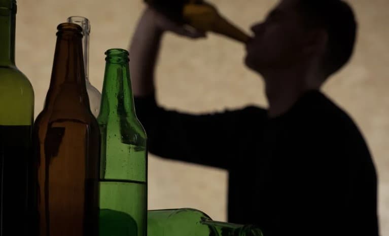 Uso de álcool e drogas mata mais de 3 milhões de pessoas por ano, diz OMS