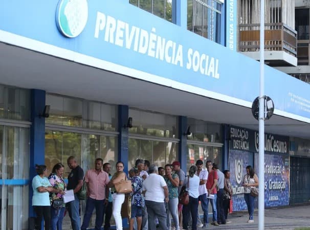 Governo Lula alterou dados da Previdência para reduzir projeção de despesa em R$ 12 bilhões