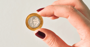 Em 30 anos, um real se transformou em 8 centavos; entenda como o Brasil mudou