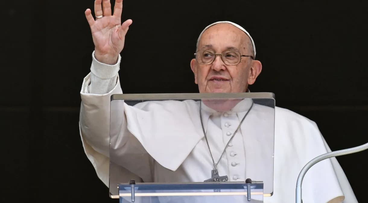 Estudante pede ao Papa Francisco que pare de usar linguagem homofóbica