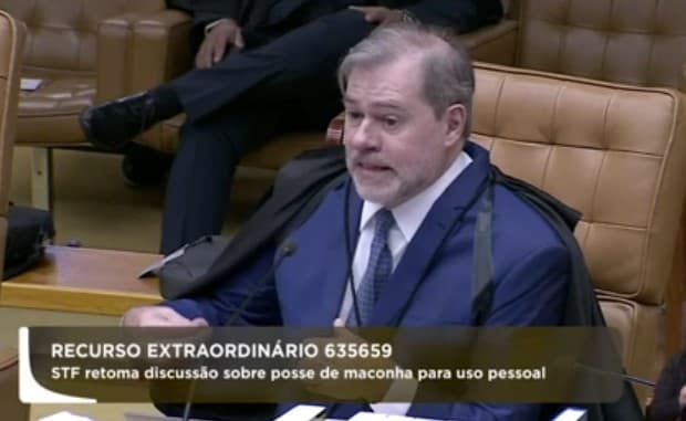 ‘Nenhum usuário de nenhuma droga pode ser criminalizado', diz Toffoli sobre porte de maconha em julgamento no STF