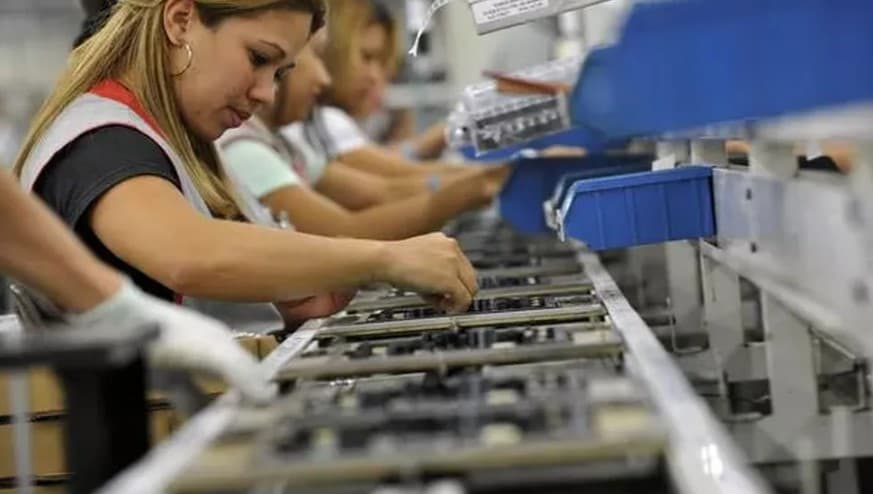 Brasil tinha 9,4 milhões de empresas ativas em 2022, com 62,7 milhões de pessoas ocupadas, aponta IBGE