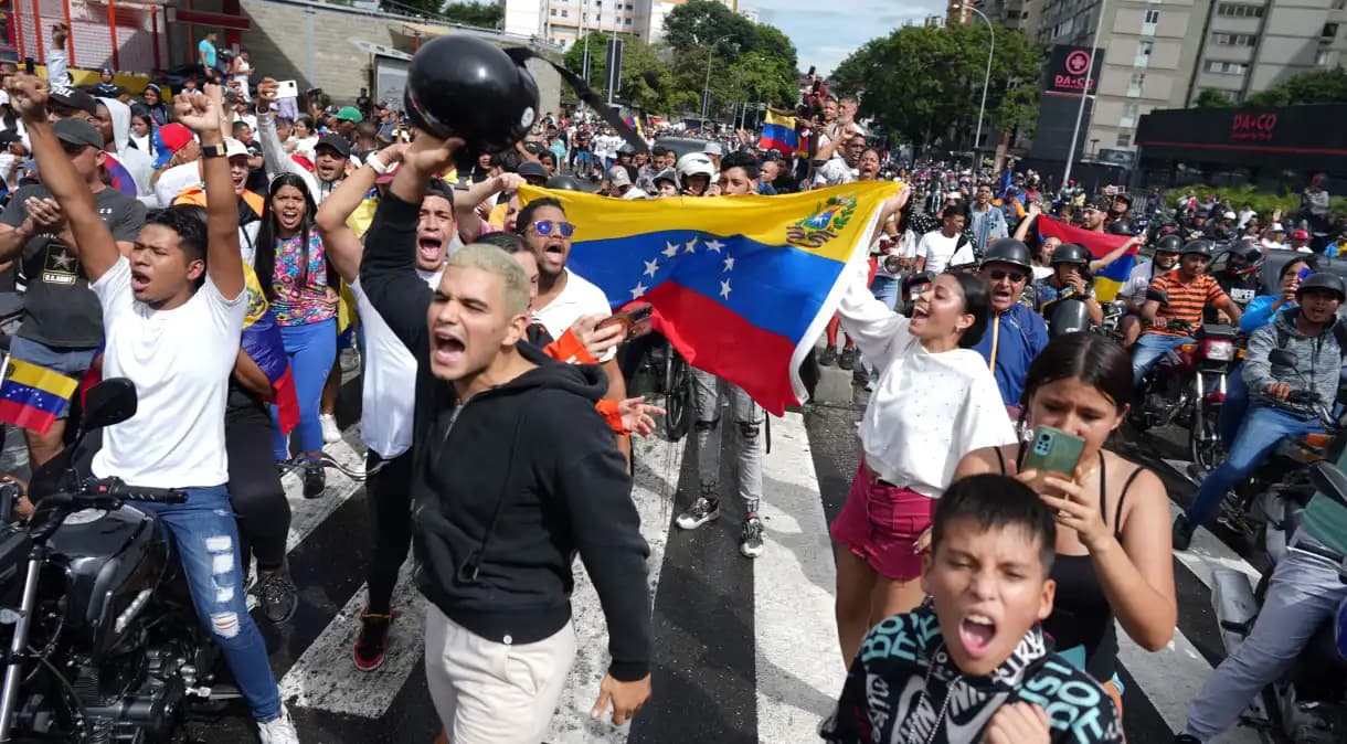 Venezuela: chega a 16 o número de mortos em manifestações contra reeleição de Maduro