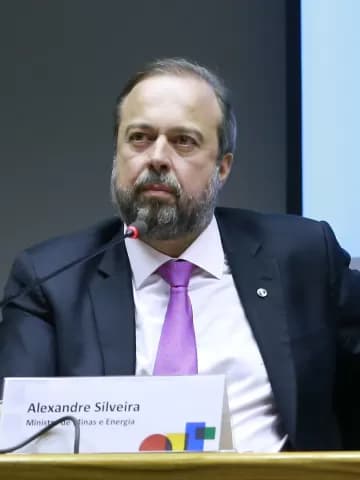Governo suspende contrato com empresa dos irmãos Batista por 40 dias