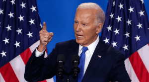 Biden diz que só desiste se provarem que ele vai perder para Trump: "Nenhuma pesquisa diz"
