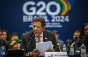 Brasil estuda taxar multinacionais, diz Haddad