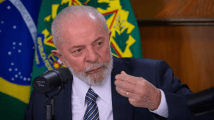 Com entrevistas, Lula pretendia promover governo, mas polêmicas atrapalham