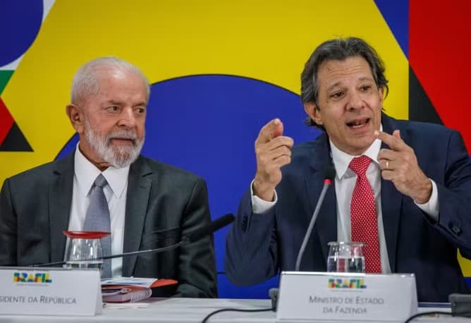 Após Lula negar rótulo de esquerda, Haddad afirma que presidente tem postura “pragmática”