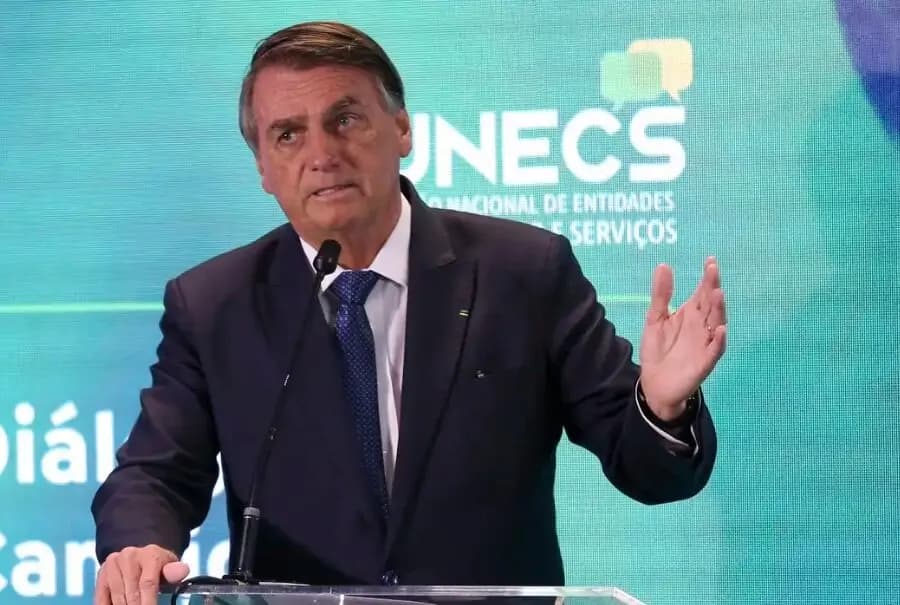 Bolsonaro diz que vai doar joias se TCU decidir que itens pertencem a ele