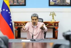 Militares declaram ‘lealdade absoluta’ a Maduro após opositor pedir ajuda
