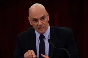 Alexandre de Moraes suspende X no Brasil