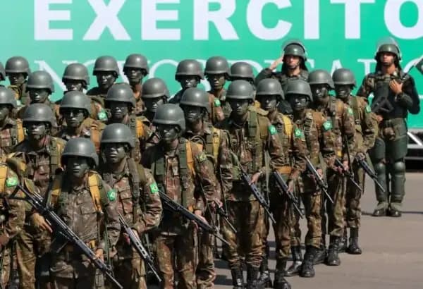Exército antevê escalada de polarização política e muda planos de ação até 2040
