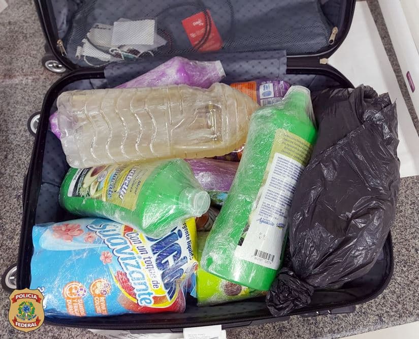 Polícia Federal prende espanhol com cocaína diluída em detergente e shampoo no Aeroporto de Natal