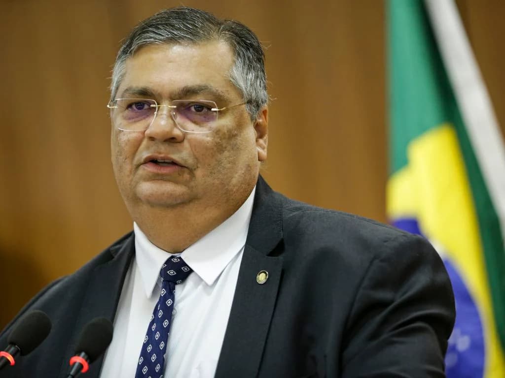 Dino aciona PF contra uso suspeito de emendas Pix: 72 milhões sob investigação