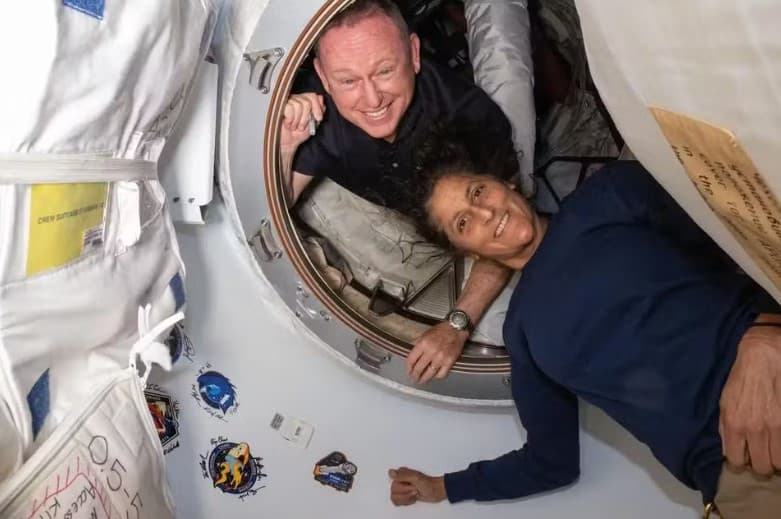 Nasa diz que astronautas presos na Estação Espacial Internacional só voltarão em fevereiro de 2025; dupla foi enviada em junho para missão que deveria durar apenas 8 dias