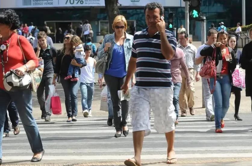 Expectativa de vida no Brasil em 2023 chega a 76,4 anos