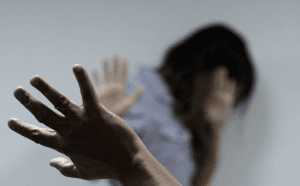 Justiça brasileira recebe 2,5 mil processos de violência contra a mulher por dia, segundo CNJ