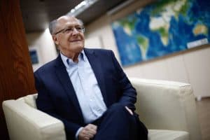 ‘Não é porque é bilionário que não precisa cumprir a lei brasileira', diz Alckmin sobre Elon Musk