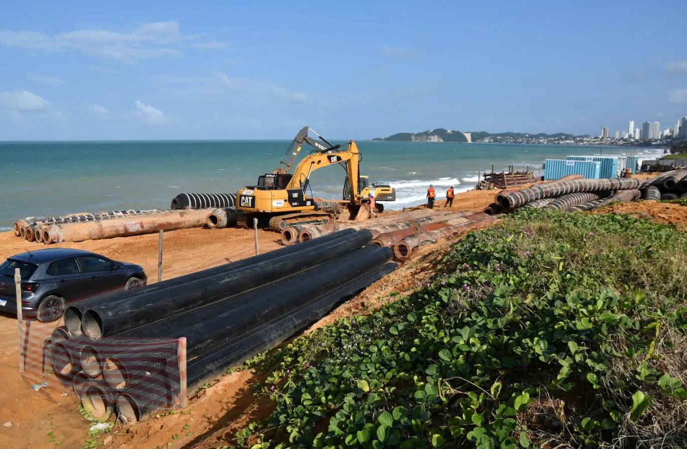 A Prefeitura Municipal do Natal esclarece que as obras para a engorda de Ponta Negra precisaram ser suspensas nesta terça-feira (3)