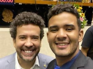 Assessor de Janones indiciado pela PF é candidato pelo PT a vereador