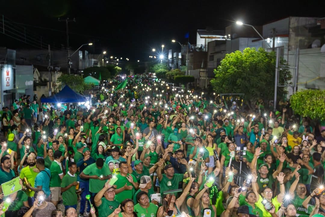 MULTIDÃO DE VERDE: povo de Campestre vai às ruas e confirma que já escolheu Eribaldo