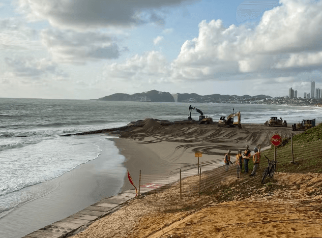 ‘A areia é excelente e compatível', diz secretário de Meio Ambiente e Urbanismo de Natal após retomada da engorda de Ponta Negra